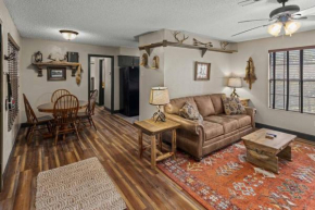 Stonegate Lodge Bear's Den Kitchen, Pool, Firepit, WIFI ,Smart TVs